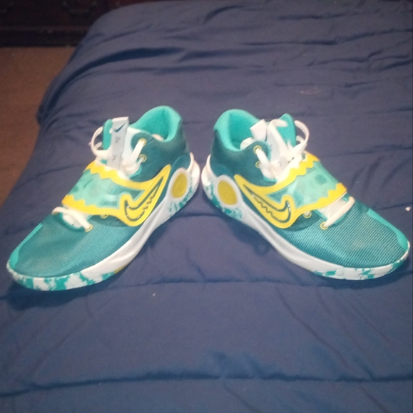 Nike shoes - Picture 7 of 15